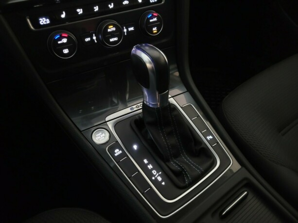 volkswagen-golf-elektrisitet-2019-big-21