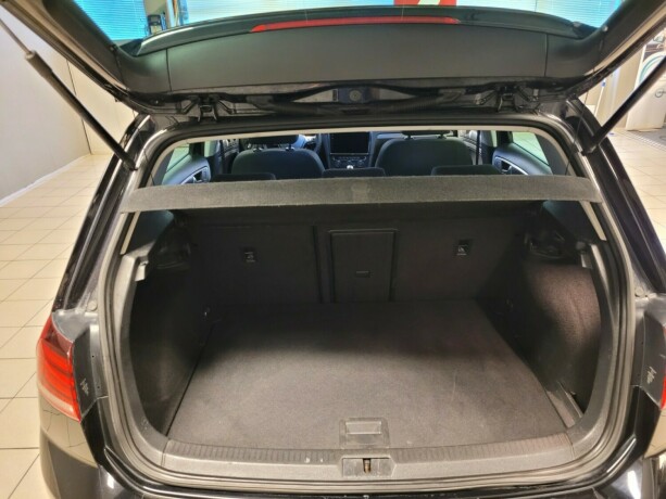 volkswagen-golf-elektrisitet-2019-big-18