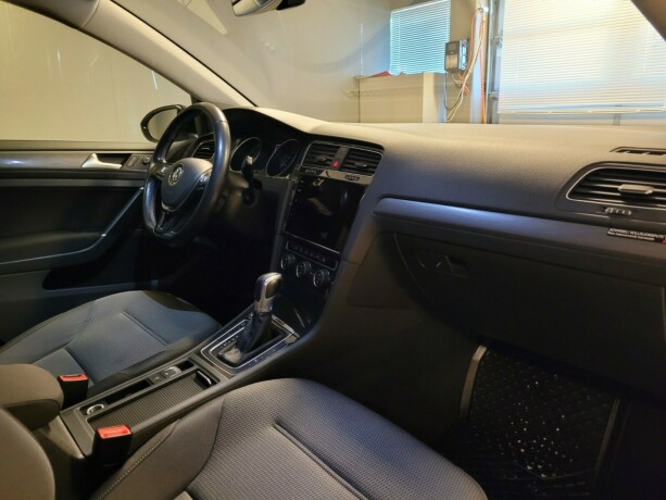 volkswagen-golf-elektrisitet-2019-big-14