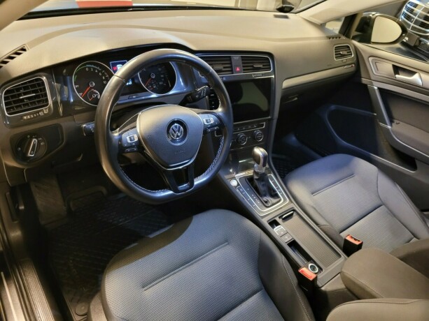 volkswagen-golf-elektrisitet-2019-big-20