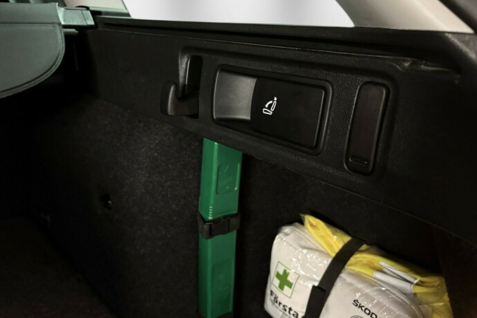 skoda-octavia-diesel-2017-big-37