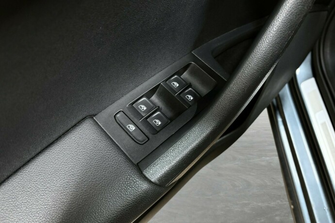 skoda-octavia-diesel-2017-big-38