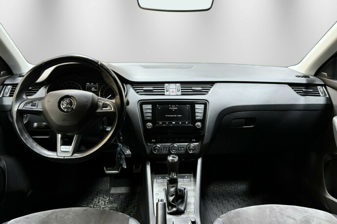 skoda-octavia-diesel-2017-big-16