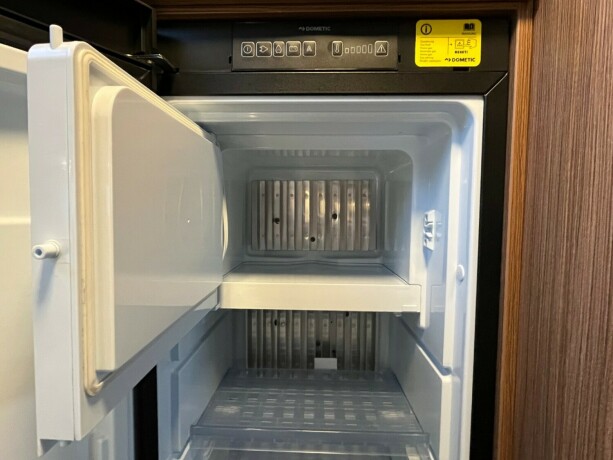 eura-mobil-il-720-eb-2-enkle-senger-senkeseng-automat-23-150hk-alde-vannb197ren-varme-amp-varmeveksler-diesel-2018-big-46