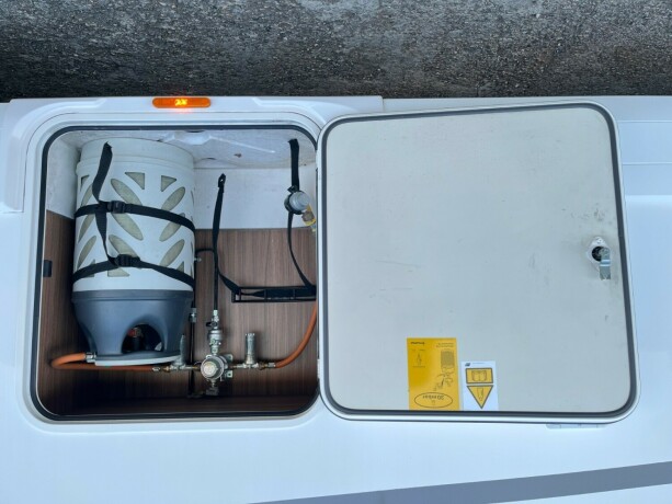 eura-mobil-il-720-eb-2-enkle-senger-senkeseng-automat-23-150hk-alde-vannb197ren-varme-amp-varmeveksler-diesel-2018-big-11