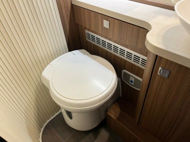 eura-mobil-il-720-eb-2-enkle-senger-senkeseng-automat-23-150hk-alde-vannb197ren-varme-amp-varmeveksler-diesel-2018-big-55