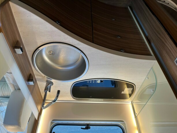 eura-mobil-il-720-eb-2-enkle-senger-senkeseng-automat-23-150hk-alde-vannb197ren-varme-amp-varmeveksler-diesel-2018-big-35