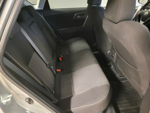 toyota-auris-elektrisitetbensin-2015-big-18