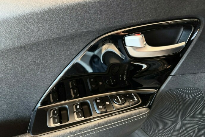 kia-niro-elektrisitetbensin-2018-big-20