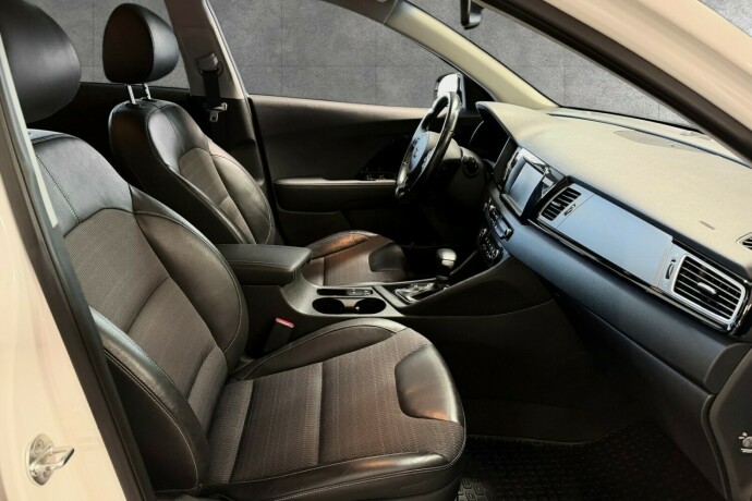 kia-niro-elektrisitetbensin-2018-big-11