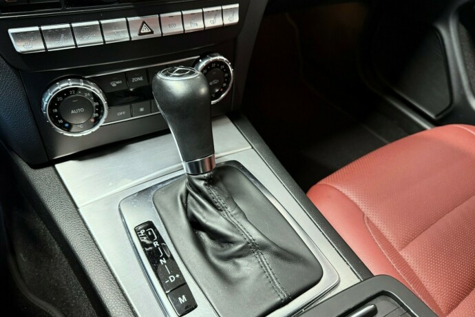 mercedes-benz-c-klasse-bensin-2012-big-17