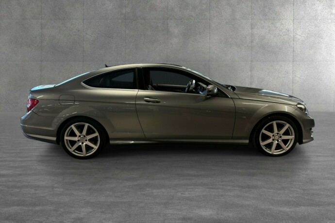mercedes-benz-c-klasse-bensin-2012-big-7