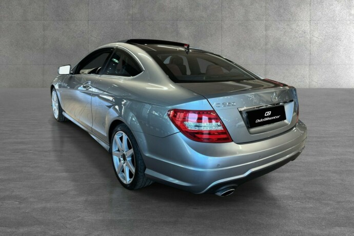 mercedes-benz-c-klasse-bensin-2012-big-4