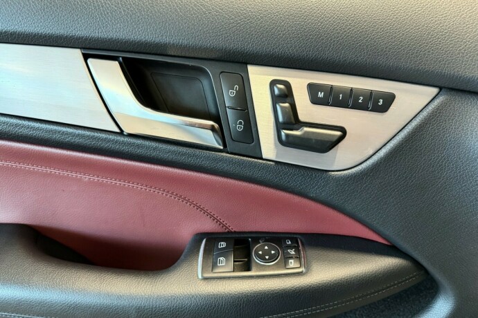 mercedes-benz-c-klasse-bensin-2012-big-25