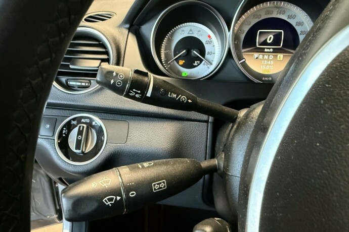 mercedes-benz-c-klasse-bensin-2012-big-19