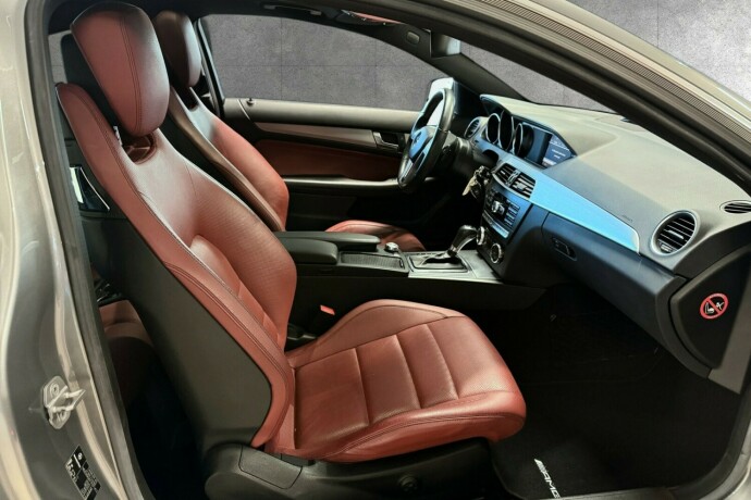 mercedes-benz-c-klasse-bensin-2012-big-11