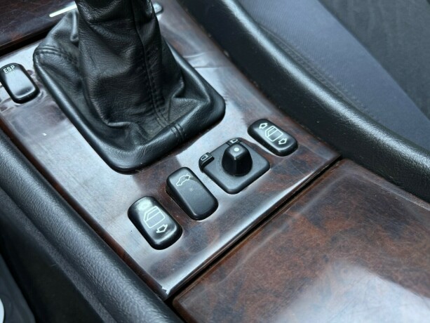 mercedes-benz-clk-bensin-2000-big-21