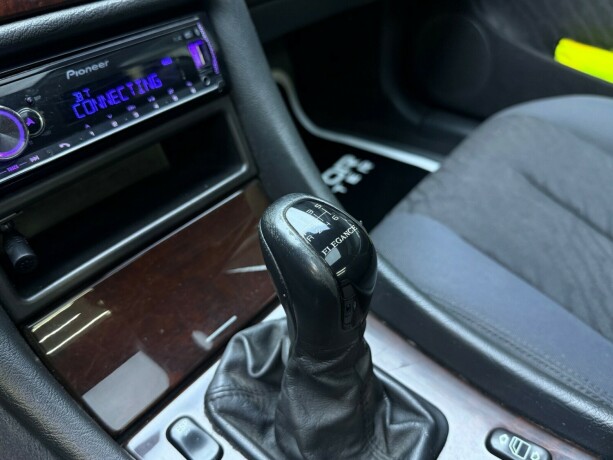 mercedes-benz-clk-bensin-2000-big-19