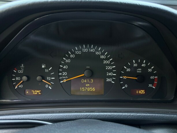 mercedes-benz-clk-bensin-2000-big-17