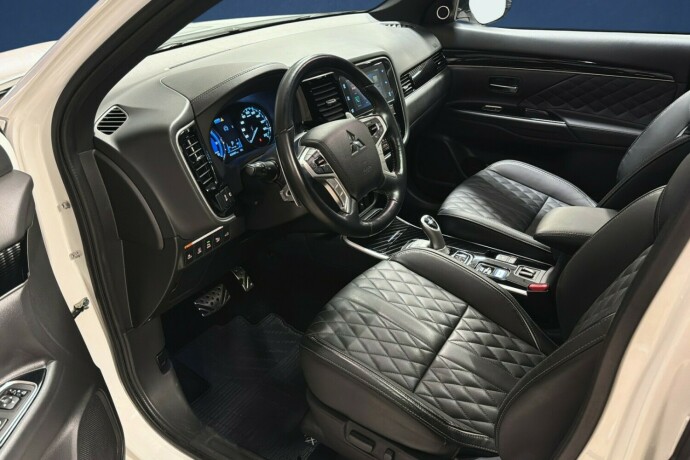 mitsubishi-outlander-elektrisitetbensin-2019-big-10