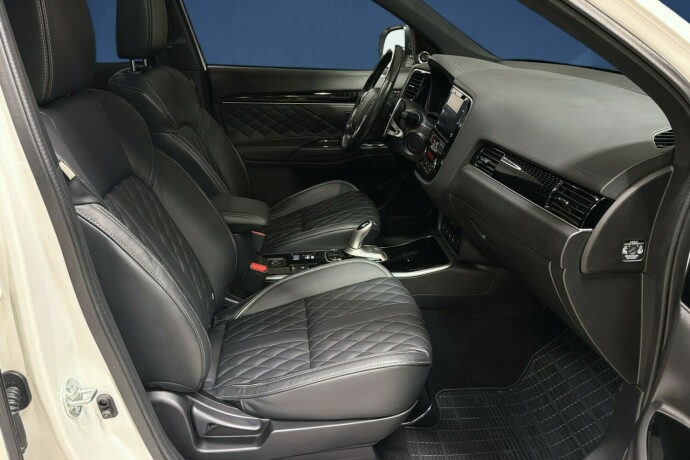 mitsubishi-outlander-elektrisitetbensin-2019-big-13
