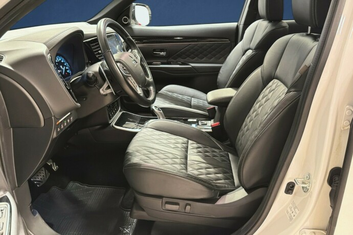 mitsubishi-outlander-elektrisitetbensin-2019-big-11