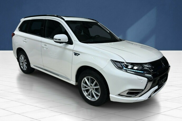 mitsubishi-outlander-elektrisitetbensin-2019-big-1