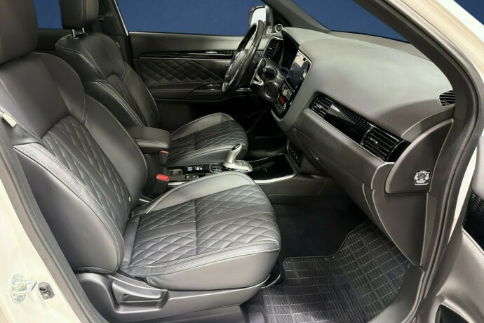 mitsubishi-outlander-elektrisitetbensin-2019-big-15