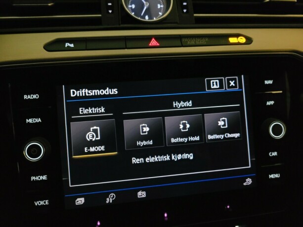 volkswagen-passat-elektrisitetbensin-2018-big-27