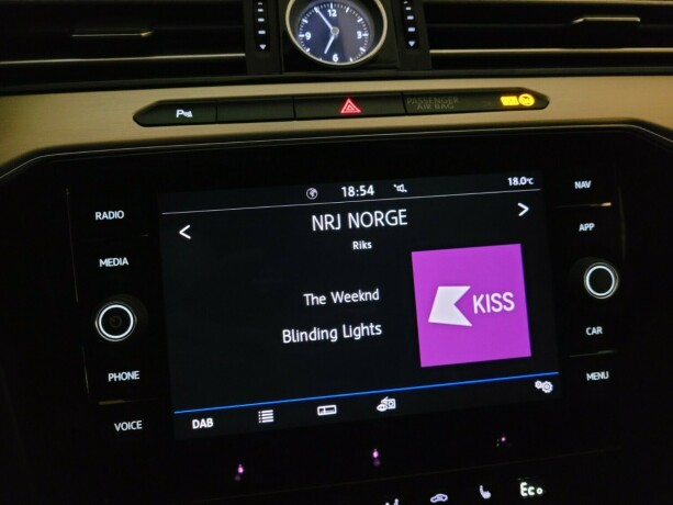 volkswagen-passat-elektrisitetbensin-2018-big-31