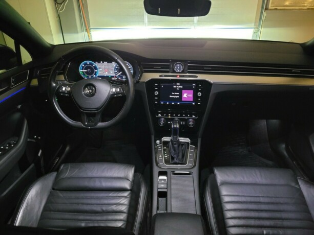 volkswagen-passat-elektrisitetbensin-2018-big-35