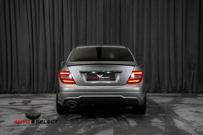 mercedes-benz-c-klasse-bensin-2011-big-9