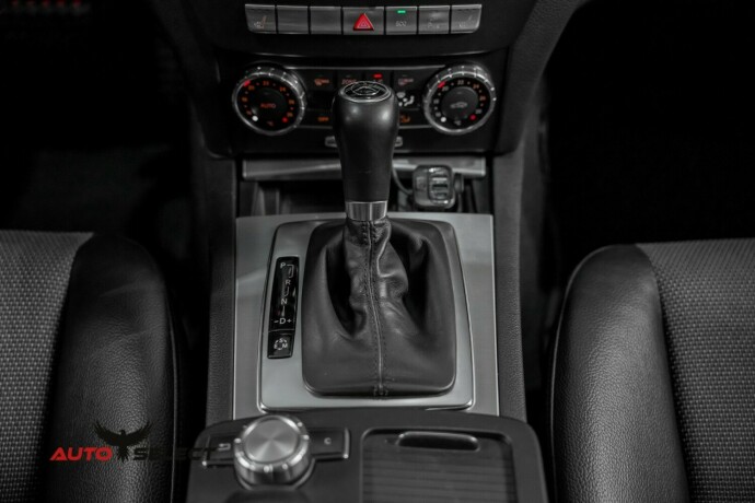 mercedes-benz-c-klasse-bensin-2011-big-44