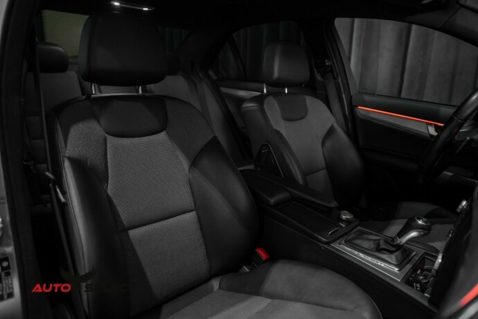 mercedes-benz-c-klasse-bensin-2011-big-24