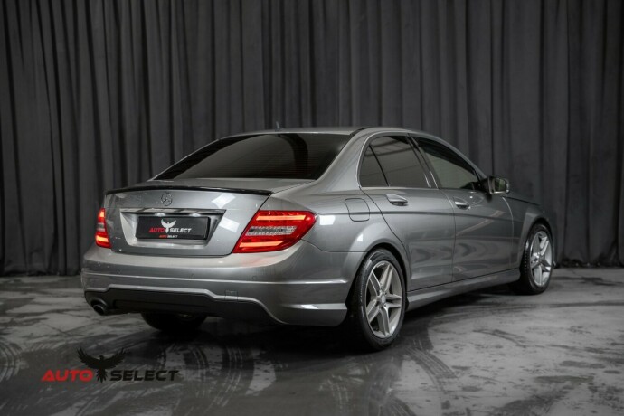 mercedes-benz-c-klasse-bensin-2011-big-13