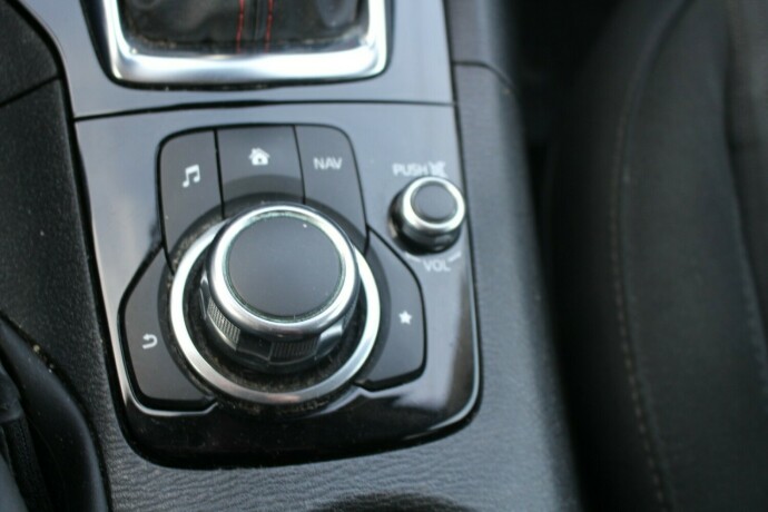 mazda-3-bensin-2016-big-15