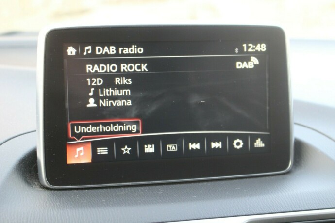 mazda-3-bensin-2016-big-12