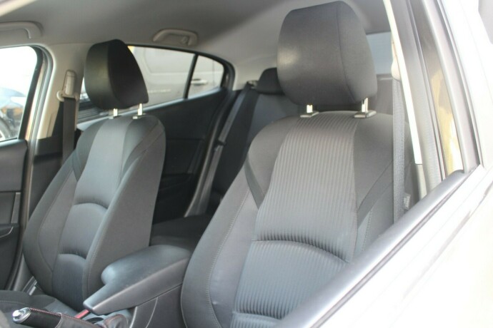 mazda-3-bensin-2016-big-6