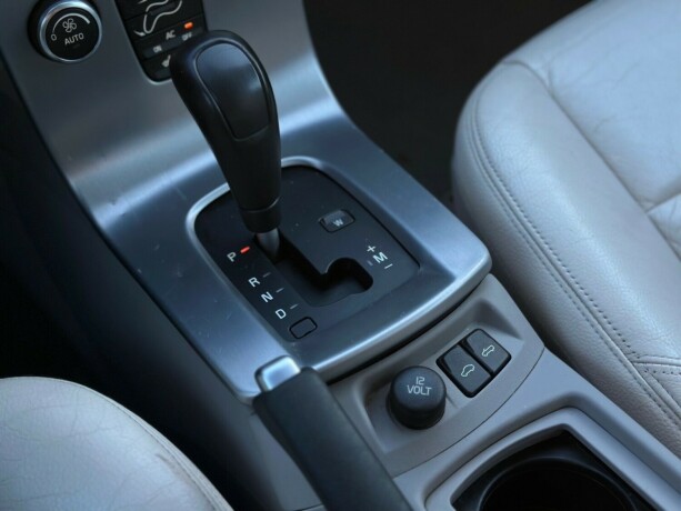 volvo-c70-bensin-2009-big-24