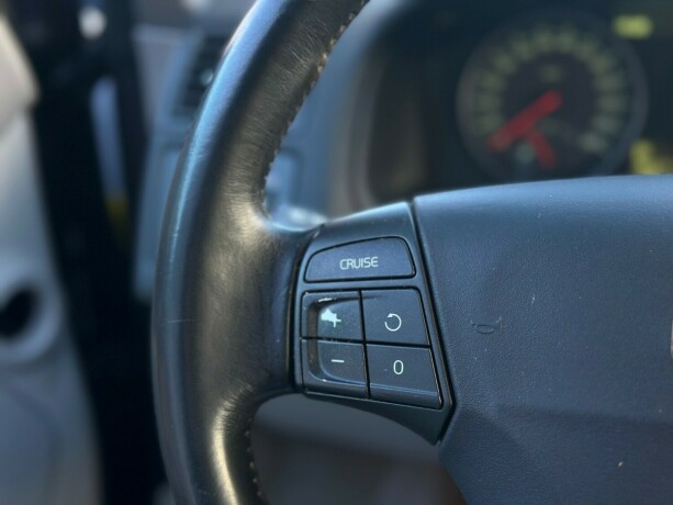 volvo-c70-bensin-2009-big-29