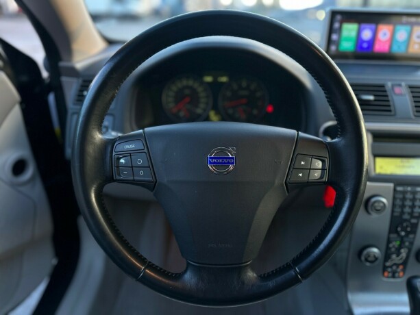 volvo-c70-bensin-2009-big-28