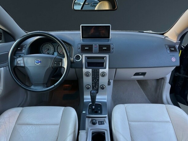 volvo-c70-bensin-2009-big-16