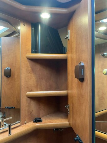 carthago-chic-c-line-i-49-2-enkle-senger-senkeseng-alde-2-x-aircondition-inverter-solcelle-diesel-2015-big-64