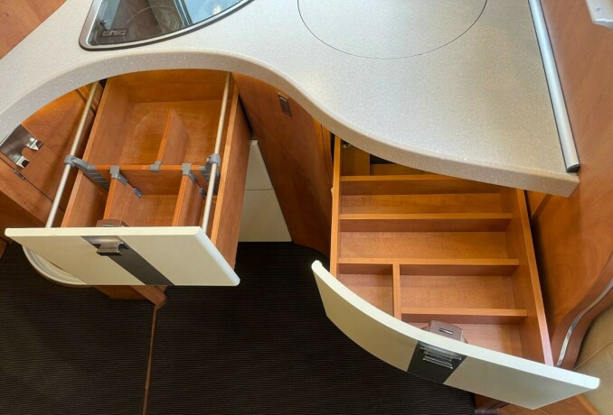 carthago-chic-c-line-i-49-2-enkle-senger-senkeseng-alde-2-x-aircondition-inverter-solcelle-diesel-2015-big-48