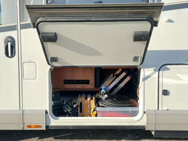 carthago-chic-c-line-i-49-2-enkle-senger-senkeseng-alde-2-x-aircondition-inverter-solcelle-diesel-2015-big-14