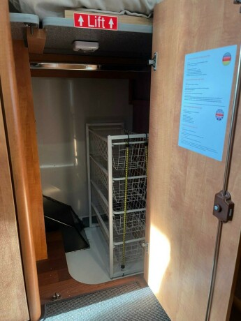 carthago-chic-c-line-i-49-2-enkle-senger-senkeseng-alde-2-x-aircondition-inverter-solcelle-diesel-2015-big-92