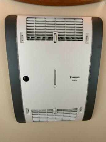 carthago-chic-c-line-i-49-2-enkle-senger-senkeseng-alde-2-x-aircondition-inverter-solcelle-diesel-2015-big-88