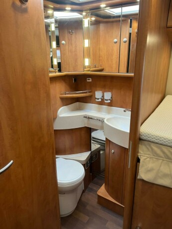 carthago-chic-c-line-i-49-2-enkle-senger-senkeseng-alde-2-x-aircondition-inverter-solcelle-diesel-2015-big-62