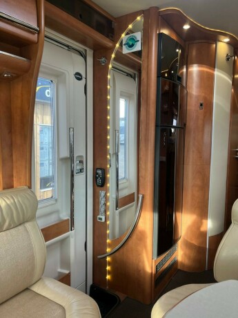 carthago-chic-c-line-i-49-2-enkle-senger-senkeseng-alde-2-x-aircondition-inverter-solcelle-diesel-2015-big-38