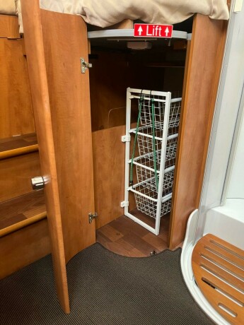 carthago-chic-c-line-i-49-2-enkle-senger-senkeseng-alde-2-x-aircondition-inverter-solcelle-diesel-2015-big-93